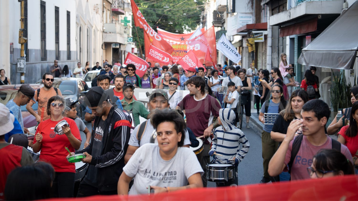 La concentración comenzó a las 16 en San Jerónimo y Salta