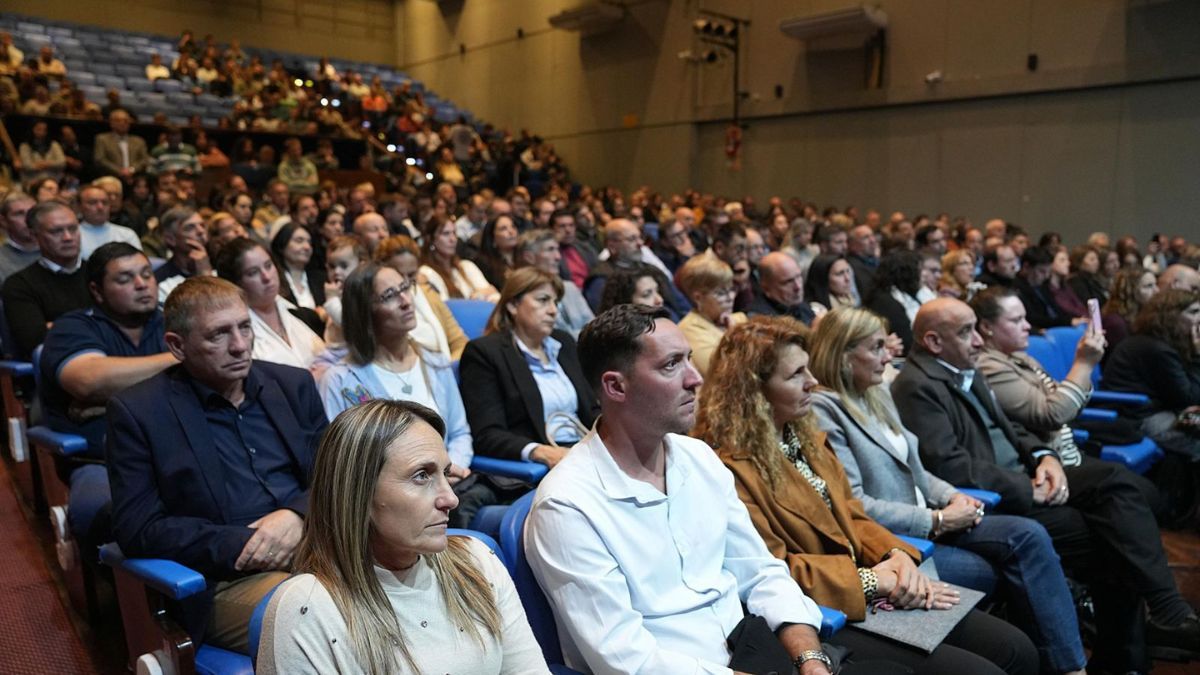 La actividad se realiz&oacute; este martes en el Teatro Luz y Fuerza.