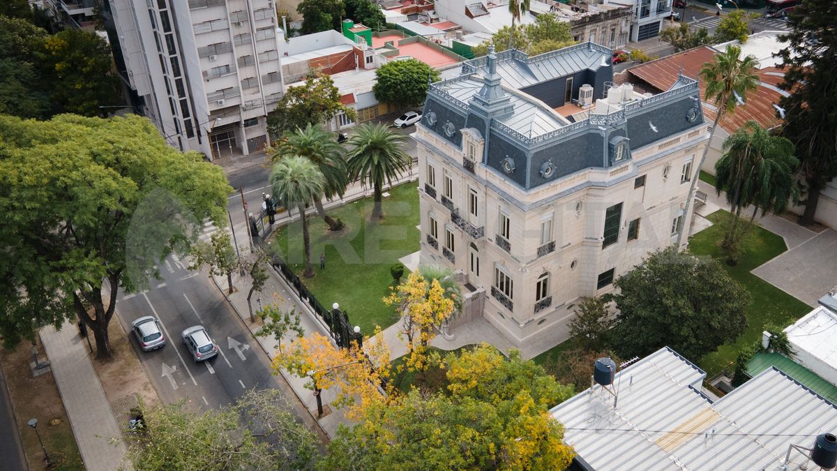 La Casa de la Cultura está ubicada en Bulevar Gálvez y Güemes, en el centro de la ciudad de Santa Fe. La Casa de la Cultura está ubicada en Bulevar Gálvez y Güemes, en el centro de la ciudad de Santa Fe.