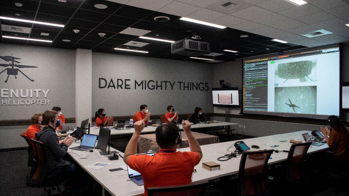 El pequeño helicóptero Ingenuity de la Nasa logró sobrevolar el planeta reiteradas veces.