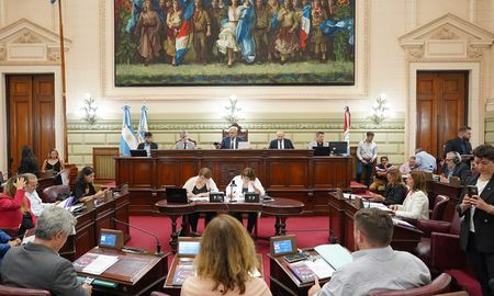 La Cámara de Diputados aprobó un pedido de informes vinculado a observaciones realizadas por el Tribunal de Cuentas sobre compras realizadas en el contexto de la emergencia en Seguridad. La Cámara de Diputados aprobó un pedido de informes vinculado a observaciones realizadas por el Tribunal de Cuentas sobre compras realizadas en el contexto de la emergencia en Seguridad.