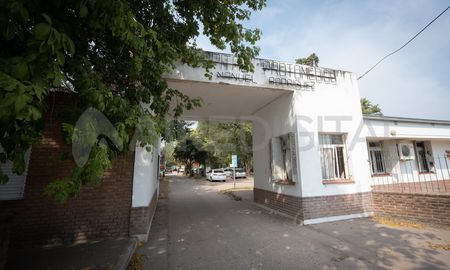 El agresor ingresó al despacho del director, le propinó una trompada y amenazó con matar a sus hijos El agresor ingresó al despacho del director, le propinó una trompada y amenazó con matar a sus hijos