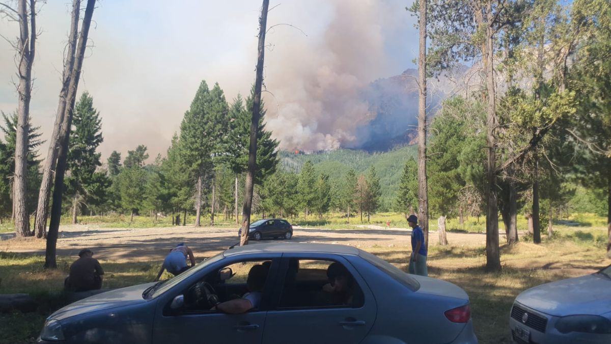 A pesar de estar de vacaciones y sin equipamiento, el bombero santafesino se puso a disposición del operativo. 