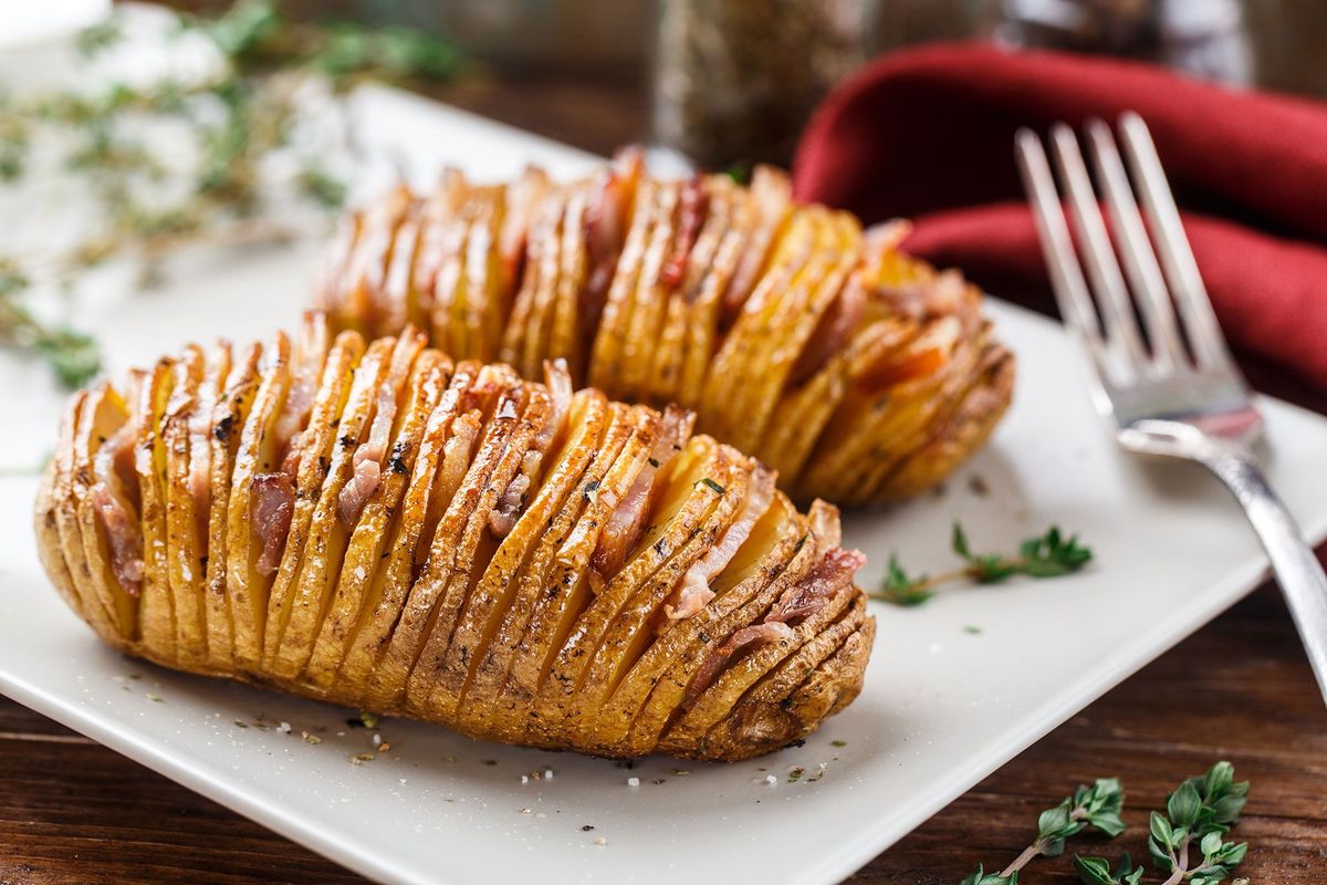 Cómo hacer papas Hasselback Cómo hacer papas Hasselback