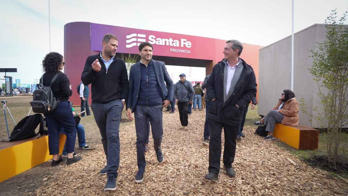 Maximiliano Pullaro inauguró el stand de Santa Fe en la Agroactiva 2025.