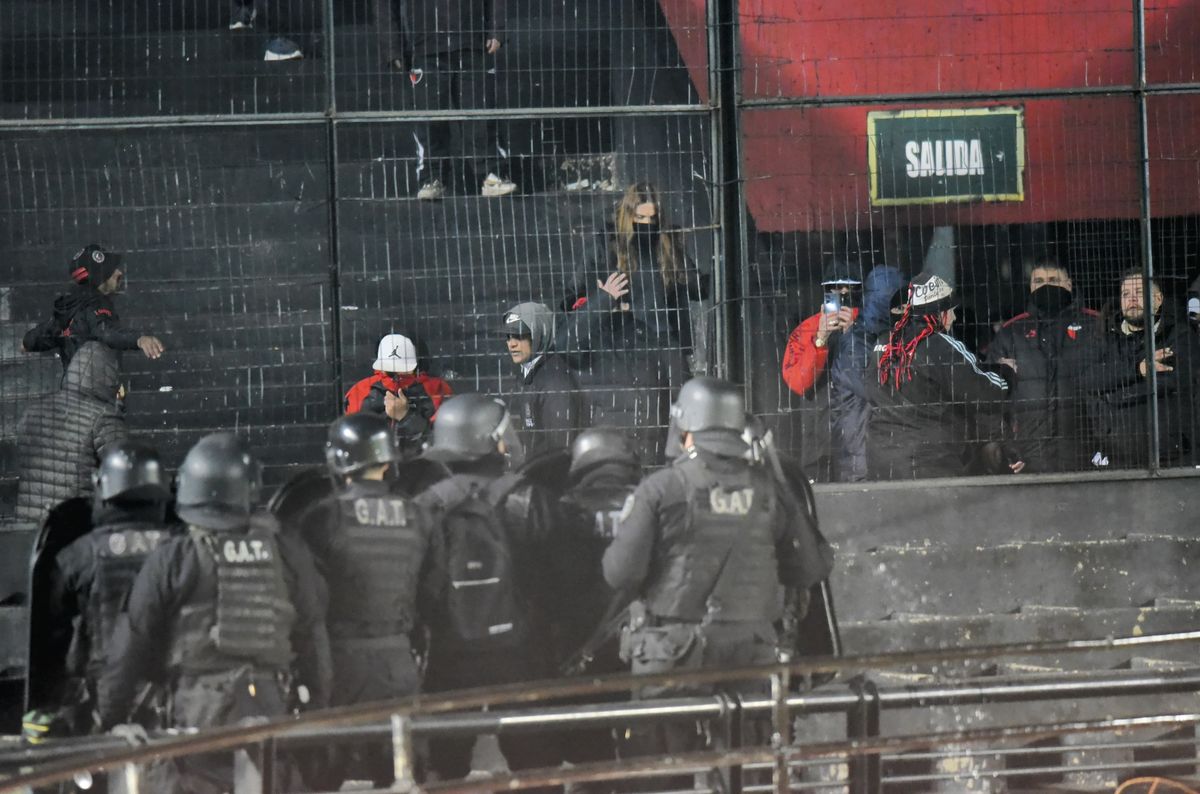 Graves incidentes en la tribuna de Colón