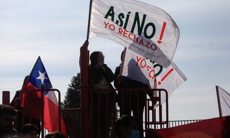 Con más del 96% de las mesas escrutadas, se impuso el Rechazo con un aplastante 61,92%. Con más del 96% de las mesas escrutadas, se impuso el Rechazo con un aplastante 61,92%.