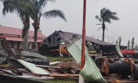En Virginia se registró la voladura de techo de al menos 4 viviendas y del galpón comunal. En Virginia se registró la voladura de techo de al menos 4 viviendas y del galpón comunal.