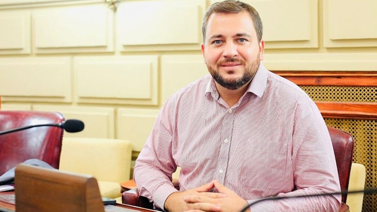 Walter Ghione, diputado de la provincia de Santa Fe por el bloque UNO. Walter Ghione, diputado de la provincia de Santa Fe por el bloque UNO.