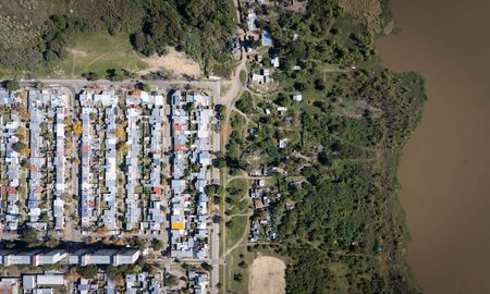 El Gobierno de Santa Fe activó el Comité Interministerial de Emergencias con un plan integral de obras y protocolos para prevenir anegamientos ante el fenómeno de El Niño. El Gobierno de Santa Fe activó el Comité Interministerial de Emergencias con un plan integral de obras y protocolos para prevenir anegamientos ante el fenómeno de El Niño.