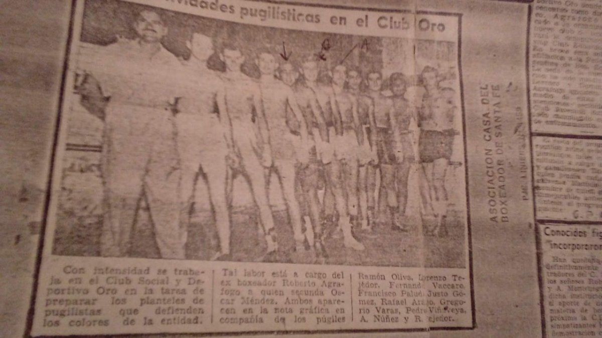 Ya como entrenador, uno de los boxings donde transmitió sus conocimientos fue el del Club Oro, de nuestra ciudad. Tito Agrafogo (primero desde la izquierda) era secundado en su labor por Oscar Méndez.