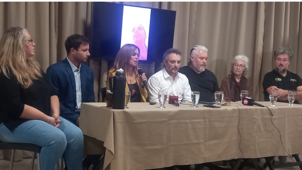 En la conferencia estuvieron presentes el fiscal Omar De Pedro