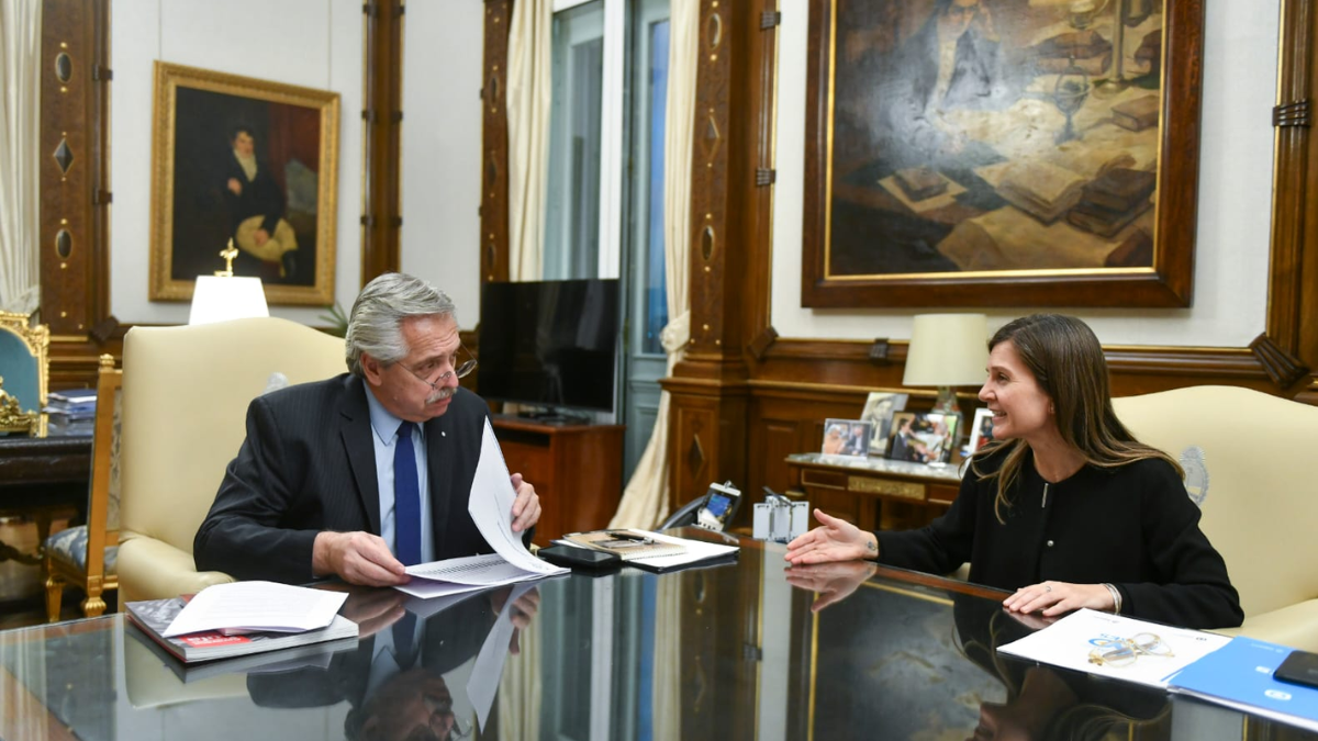 La medida la tomó el mandatario esta tarde