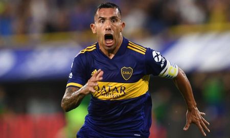 El Xeneize planea renovar el contrato de Tévez por otro año y cumplir su deseo de retirarse en el club. El Xeneize planea renovar el contrato de Tévez por otro año y cumplir su deseo de retirarse en el club.