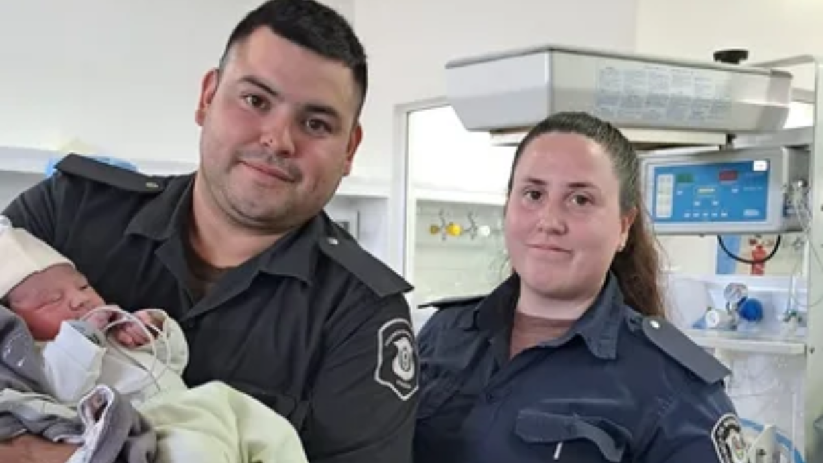 Un recién nacido fue encontrado en una bolsa, en la vía pública: la madre está detenida Un recién nacido fue encontrado en una bolsa, en la vía pública: la madre está detenida