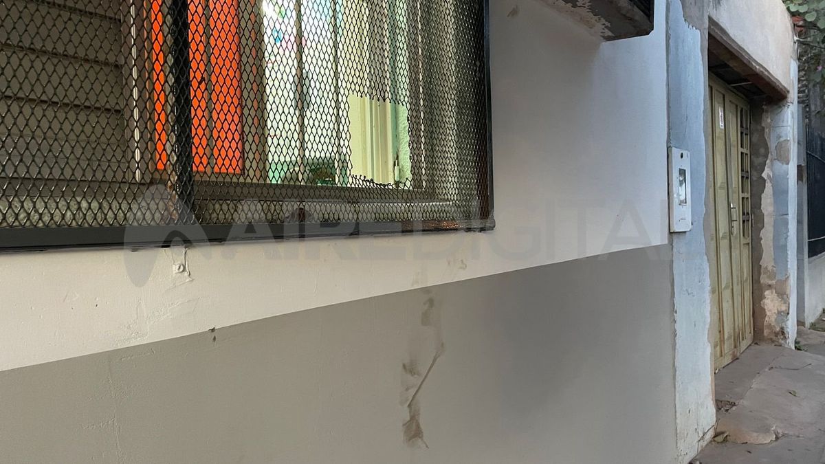 El centro de salud ubicado a la vuelta de la gomería tenía la reja rota. El centro de salud ubicado a la vuelta de la gomería tenía la reja rota.