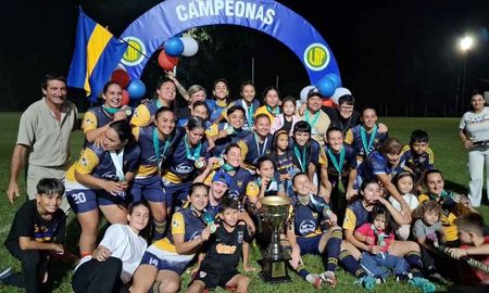 Defensores de la Costa, campeón de la Copa Federación de fútbol femenino. Foto: Maximiliano Ruiz Díaz - Tiempo de fútbol. Defensores de la Costa, campeón de la Copa Federación de fútbol femenino. Foto: Maximiliano Ruiz Díaz - Tiempo de fútbol.
