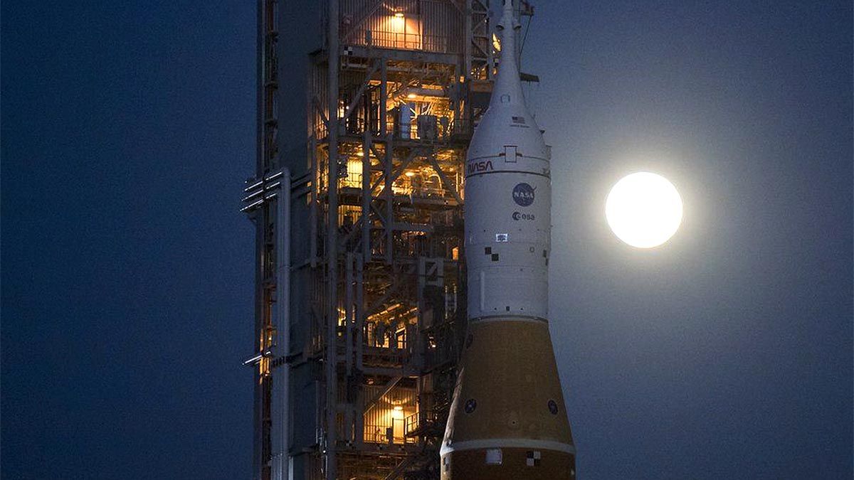 La Nasa vuelve a la Luna con un supercohete