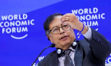El colombiano decidió retirar al embajador de su gobierno en la Argentina, Camilo Romero, además de expulsar al diplomático de Milei del país, Gustavo Dzugala. El colombiano decidió retirar al embajador de su gobierno en la Argentina, Camilo Romero, además de expulsar al diplomático de Milei del país, Gustavo Dzugala.