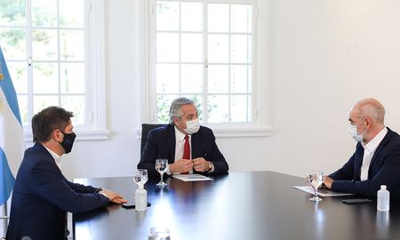 Fernández, Kicillof y Rodríguez Larreta coincidieron en un llamado a la población para que extremen los cuidados y apelando a la responsabilidad de todos y todas, aún más en la celebración del Año Nuevo. Fernández, Kicillof y Rodríguez Larreta coincidieron en un llamado a la población para que extremen los cuidados y apelando a la responsabilidad de todos y todas, aún más en la celebración del Año Nuevo.