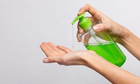 ¿Por qué hay que ponerle sal al shampoo y para qué sirve? ¿Por qué hay que ponerle sal al shampoo y para qué sirve?