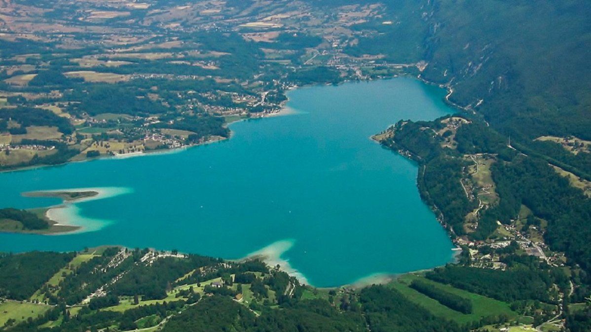Video: impactante choque se dos parapentistas a 1,5 kilómetros de altura