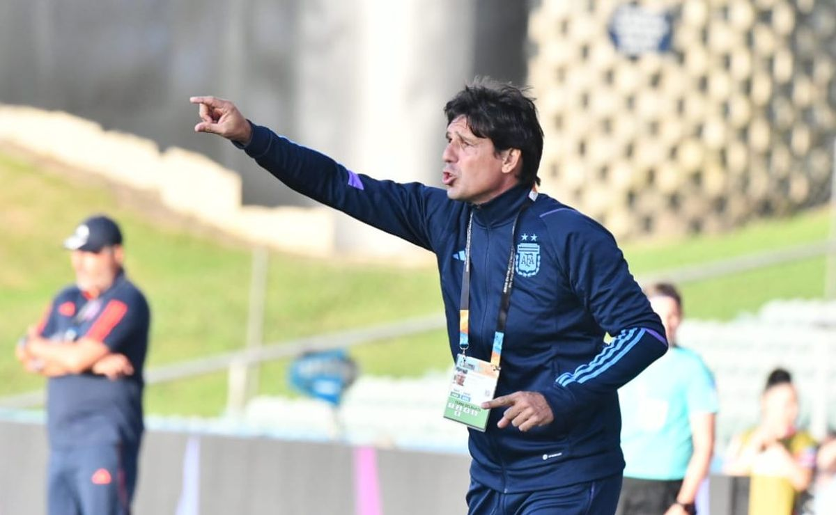 El técnico de la Selección Argentina llega a Santa Fe y disertará en la Liga Santafesina.