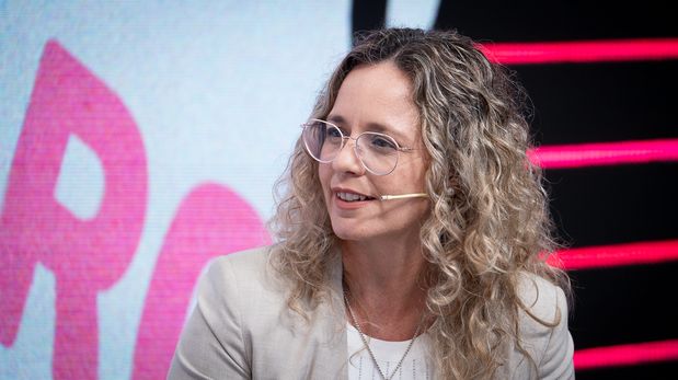 Evangelina Saint Paul, médica oncóloga santafesina, enlos estudios de AIRE.