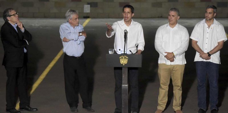 Tras la represión, Guaidó pidió considerar “todas las cartas” frente a Maduro
