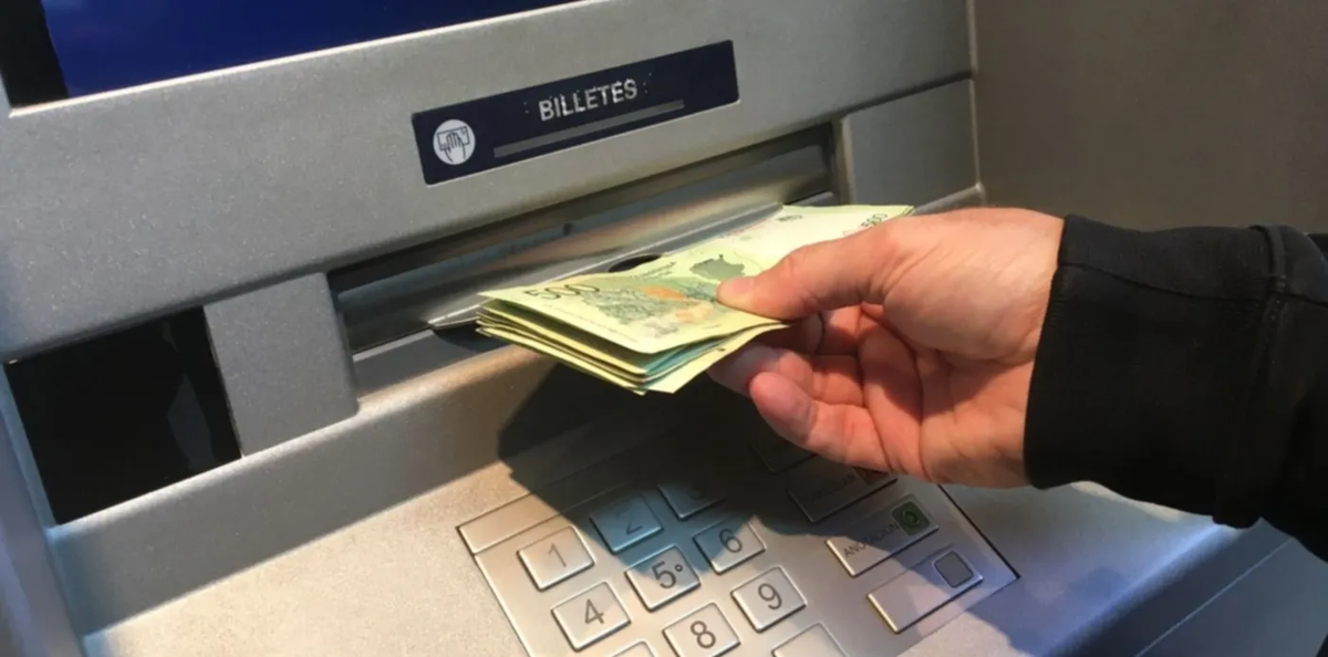 Es importante que los ahorristas que quieran invertir su aguinaldo investiguen de forma independiente sobre cuál es la mejor opción. Es importante que los ahorristas que quieran invertir su aguinaldo investiguen de forma independiente sobre cuál es la mejor opción.