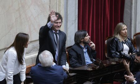 Javier Milei en su última sesión como diputado de la Nación, tras ser elegido presidente de la Nación. Javier Milei en su última sesión como diputado de la Nación, tras ser elegido presidente de la Nación.