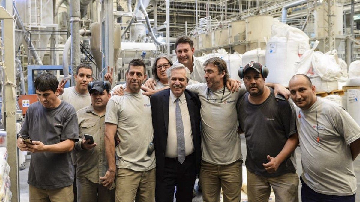 Fernández durante una recorrida por Tecnocom