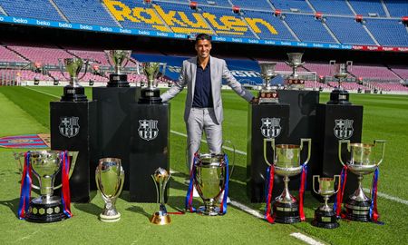 Tras seis años en el club, Luis Suárez se va del Barcelona para sumarse al Atlético Madrid del Cholo Simeone. Tras seis años en el club, Luis Suárez se va del Barcelona para sumarse al Atlético Madrid del Cholo Simeone.