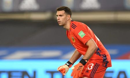 dibu martinez esta bajo el radar del manchester united dibu martinez esta bajo el radar del manchester united