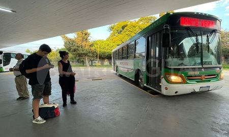 Ya está impactado el aumento de casi un 25% en los boletos de los colectivos interurbanos que van desde Santa Fe hacia Monte Vera, Recreo y Laguna Paiva. Ya está impactado el aumento de casi un 25% en los boletos de los colectivos interurbanos que van desde Santa Fe hacia Monte Vera, Recreo y Laguna Paiva.