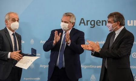 Alberto entregó los premios Houssay y Sábato a científicos argentinos. Alberto entregó los premios Houssay y Sábato a científicos argentinos.