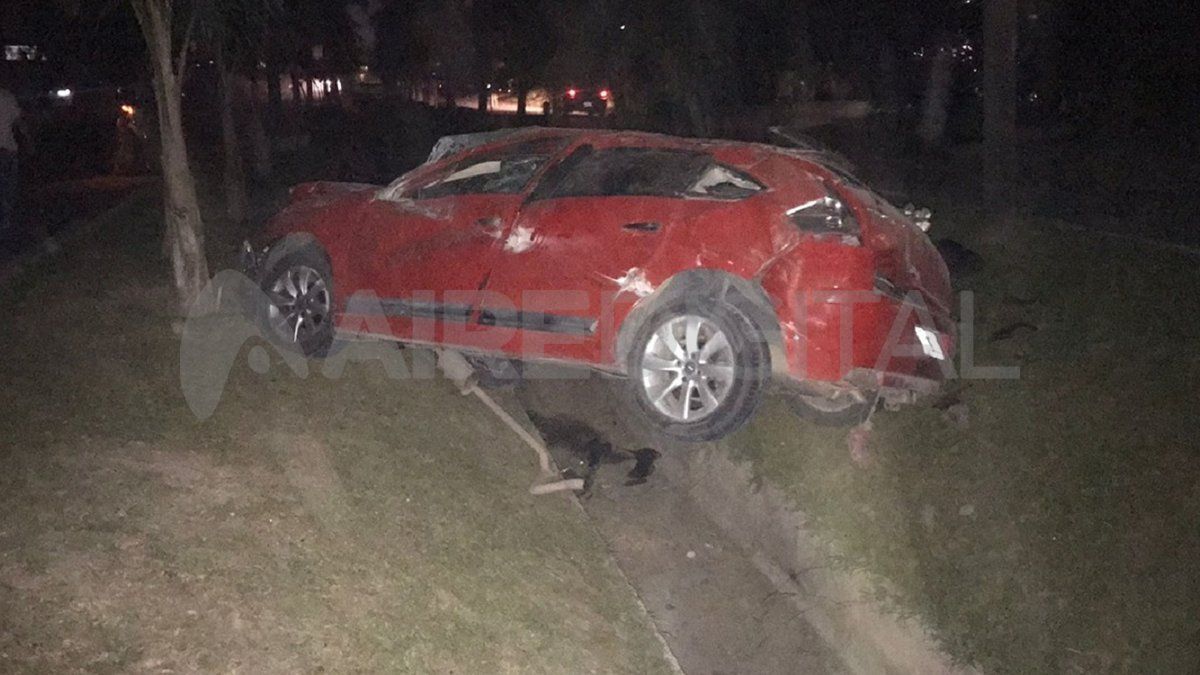 El suceso ocurrió en horas de la noche y tuvo lugar en el bulevar central del barrio privado. 