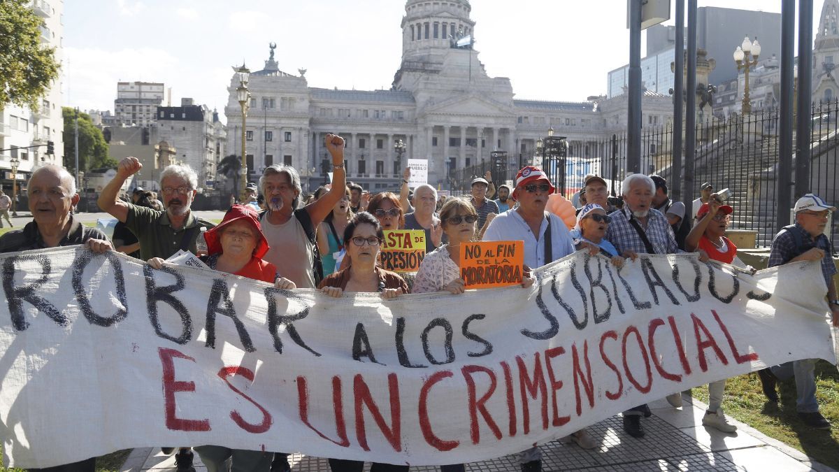 Una nueva marcha de Jubilados se realizó este miércoles 19 de marzo frente al Congreso de la Nación.