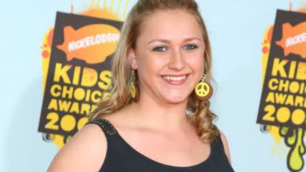 Skye McCole Bartusiak murió a los 21 años. Fue conocida por interpretar a la hija de Mel Gibson en The Patriot y por sus trabajos en televisión. Skye McCole Bartusiak murió a los 21 años. Fue conocida por interpretar a la hija de Mel Gibson en The Patriot y por sus trabajos en televisión.