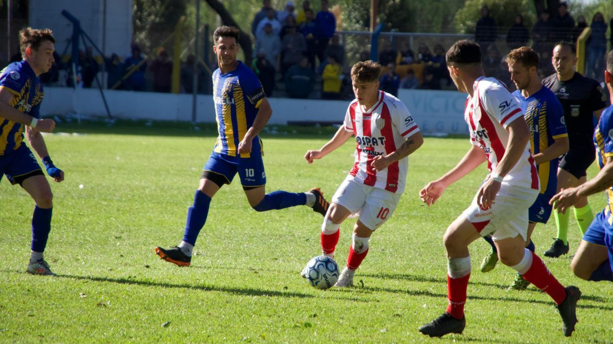 La final de la Copa Santa Fe entre Unión y Centenario (San José de la Esquina) comenzará a las 17:30 y se jugará con las dos hinchadas. 