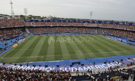 A las 15.30, a dos horas del comienzo del partido, la Nueva Olla ya estaba copada por los hinchas sabaleros. A las 15.30, a dos horas del comienzo del partido, la Nueva Olla ya estaba copada por los hinchas sabaleros.