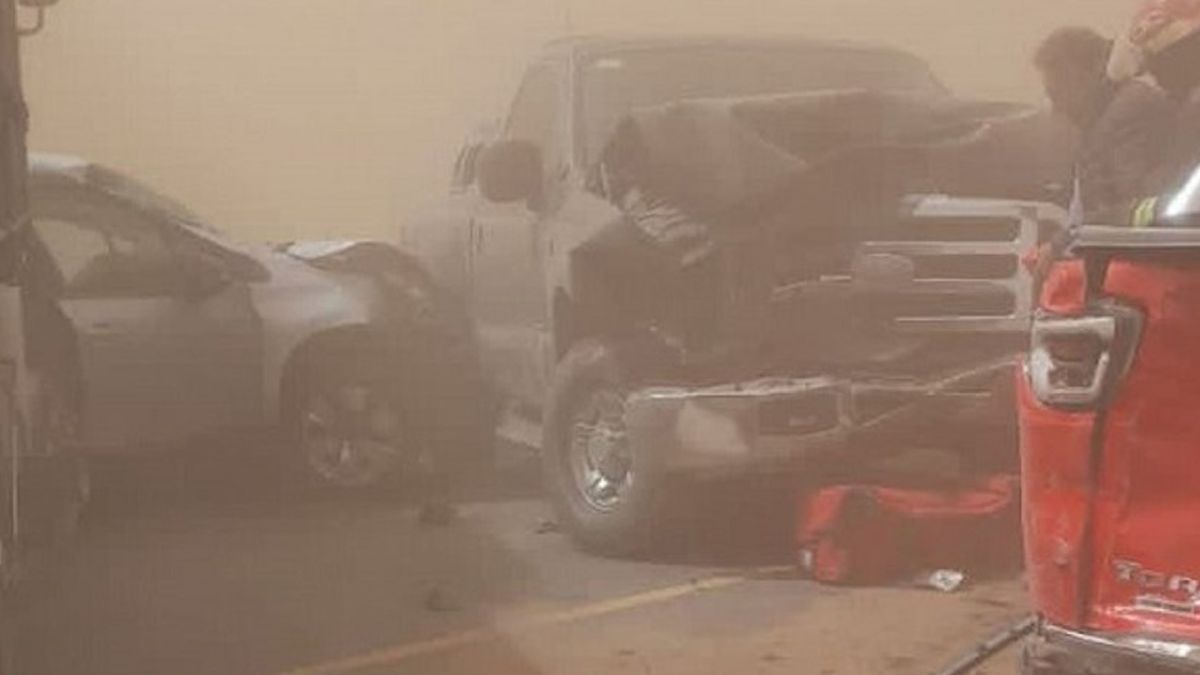 Seguridad Vial brindó una serie de recomendaciones para evitar los accidentes ante la presencia de tormentas de viento y tierra en rutas y autopistas. Seguridad Vial brindó una serie de recomendaciones para evitar los accidentes ante la presencia de tormentas de viento y tierra en rutas y autopistas.