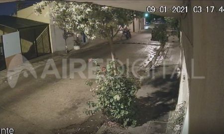 Robo en el barrio Mayoraz- captura del video Robo en el barrio Mayoraz- captura del video