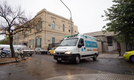 Salvo el hospital militar de enfrente y el área de maternidad dentro del edificio, en poco tiempo todo el Cullen estará abocado a la atención de enfermos de covid. Salvo el hospital militar de enfrente y el área de maternidad dentro del edificio, en poco tiempo todo el Cullen estará abocado a la atención de enfermos de covid.