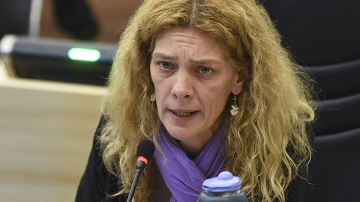 Lepratti fundamenta su oposición a la figura del excorredor de Fórmula 1, no solo por el asesinato de su hermano Pocho, sino también por “el crimen hídrico, por una inundación evitable de 2003”.