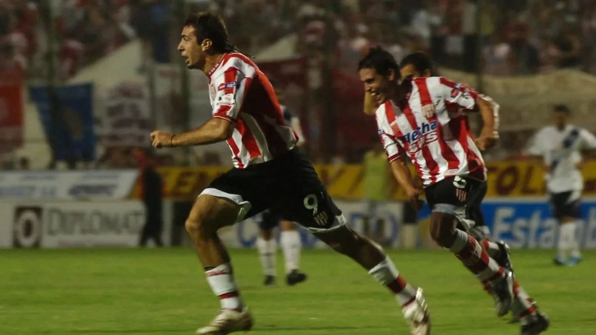 “Me llamó Nery Pumpido, que era el mánager de Unión, y me dijo que querían llevarme. Coco Basile me ayudó mucho a salir de Boca, porque si no, capaz ni me dejaban ir”, recordó Pratto. “Me llamó Nery Pumpido, que era el mánager de Unión, y me dijo que querían llevarme. Coco Basile me ayudó mucho a salir de Boca, porque si no, capaz ni me dejaban ir”, recordó Pratto.