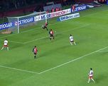 Facundo Garcés salvó de manera increíble a Colón y mantuvo la ventaja en el marcador a favor de su equipo ante Estudiantes.