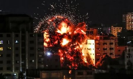 Varias explosiones sacudieron la Franja de Gaza a primera hora del lunes. Varias explosiones sacudieron la Franja de Gaza a primera hora del lunes.