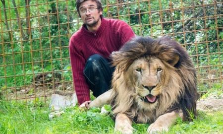 crio a dos leones en su casa como mascotas durante anos: murio devorado crio a dos leones en su casa como mascotas durante anos: murio devorado