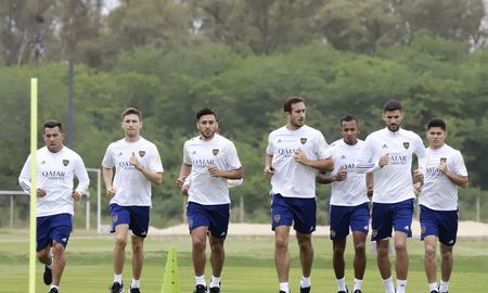 El plantel de Boca comenzará la pretemporada este miércoles mientras Russo aguarda por la llegada de refuerzos. El plantel de Boca comenzará la pretemporada este miércoles mientras Russo aguarda por la llegada de refuerzos.